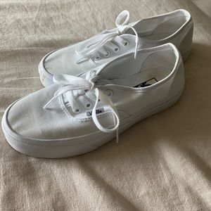 Women’s size 6.5 white authentic Vans
